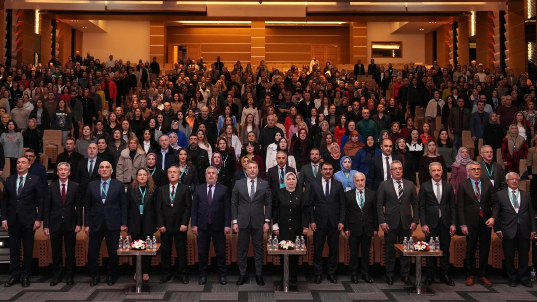 15 Aralık Dünya Türk Dili Ailesi Günü Talim ve Terbiye Kurulu Başkanlığında Düzenlenen Panelle Kutlandı