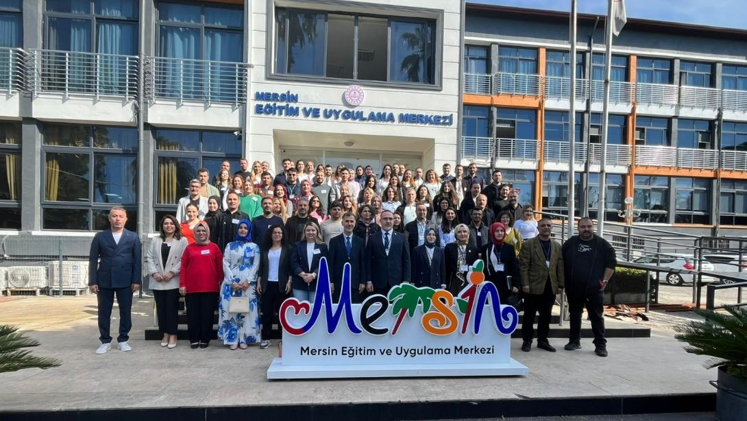 "BİLİMSEL ARAŞTIRMA OKURYAZARLIĞI VE AKADEMİK YAZMA KURSU" MERSİN'DE BAŞLADI